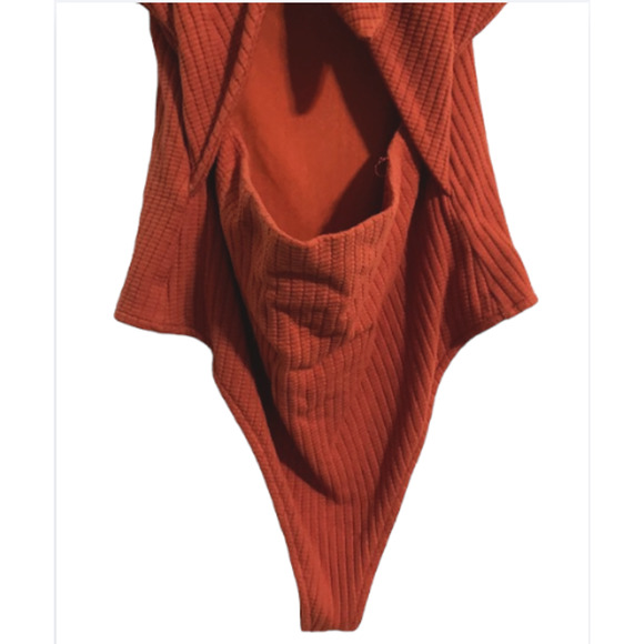 RUST & Ribbed Front Cut-out Bodysuit - Privacy Please - Medium - Picture 4 of 10